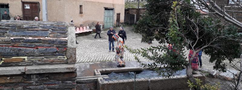 Varge - caretos na fonte