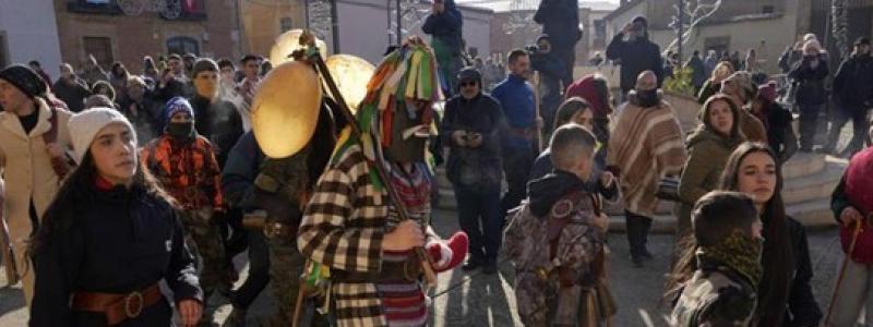 Sanzoles se enmascara