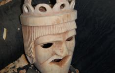 Máscara da rainha em funções