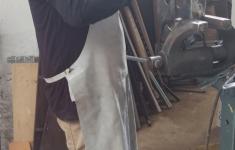 José Javier en su taller